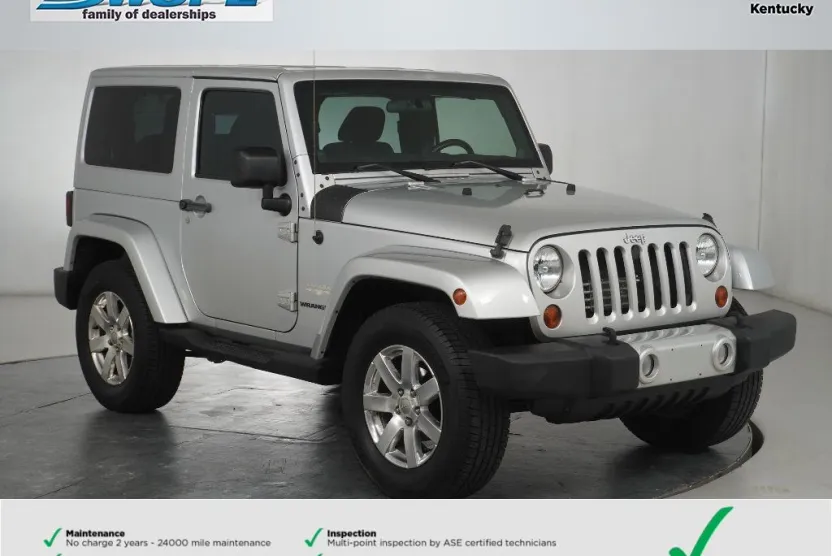 2012 Jeep Wrangler Sahara photo 1