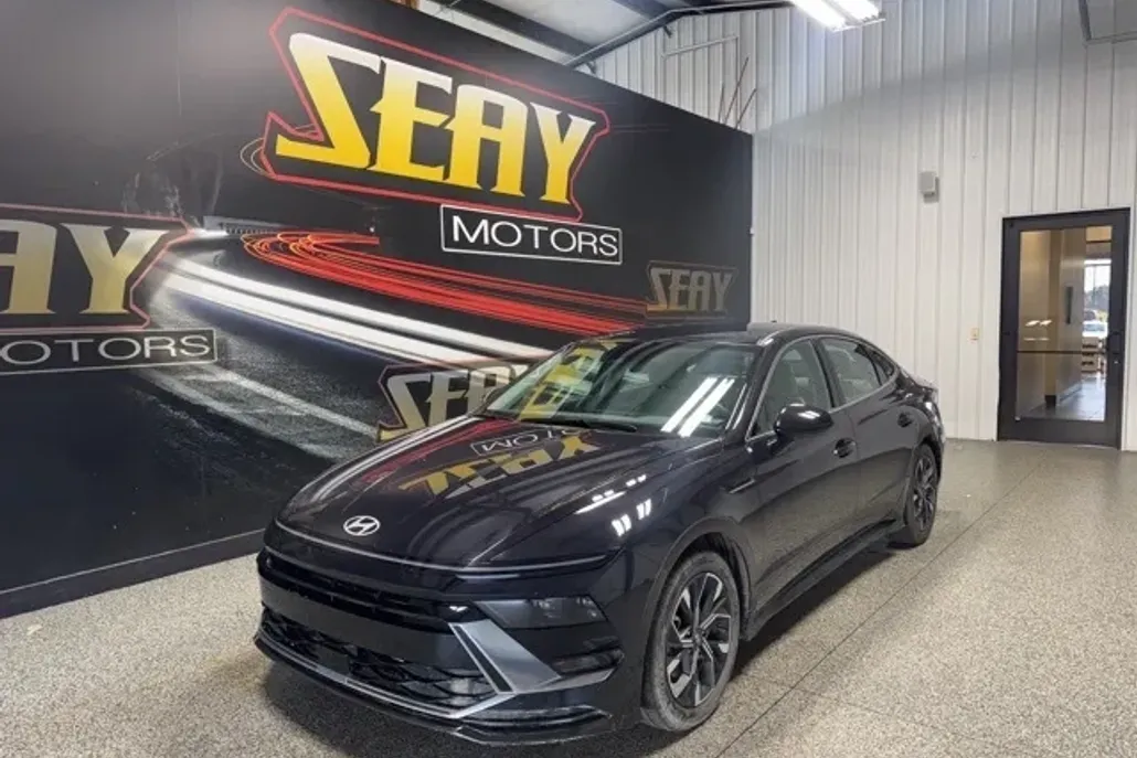 2024 Hyundai Sonata SEL photo 1