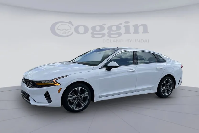 2024 Kia K5 EX photo 1