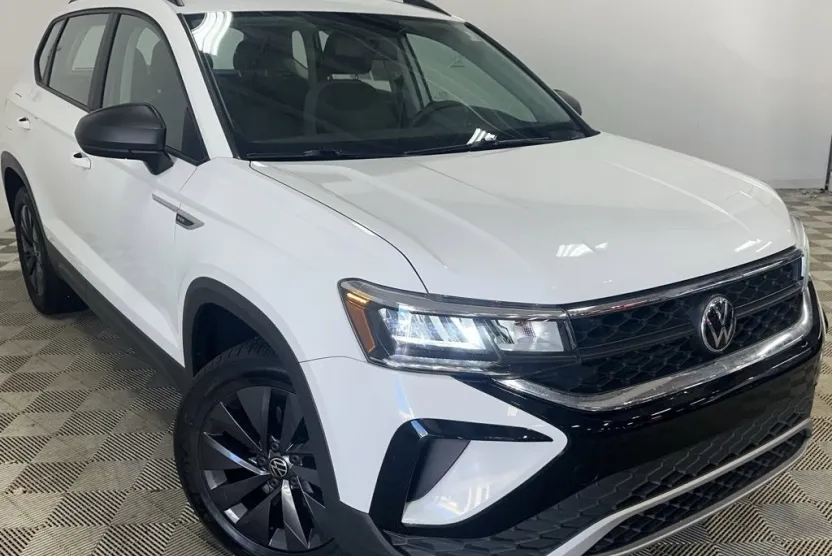 2022 Volkswagen Taos S photo 1