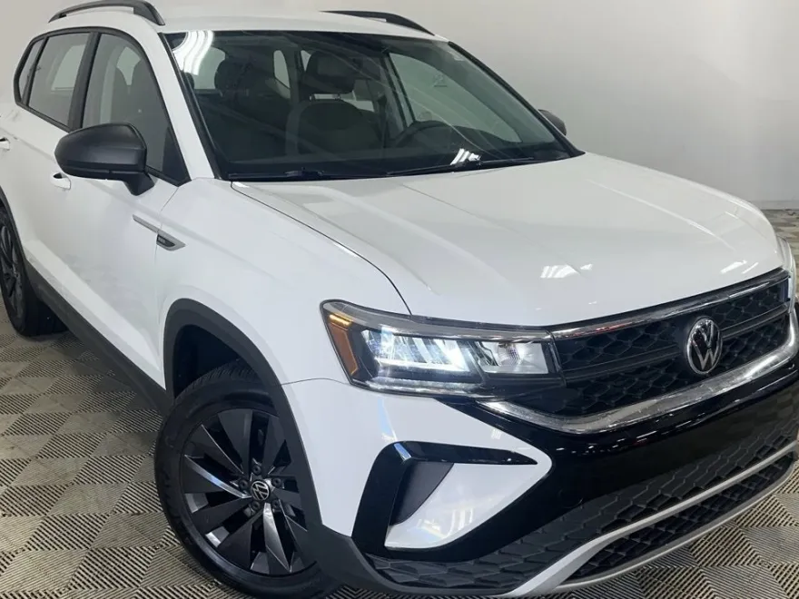 2022 Volkswagen Taos S photo 1
