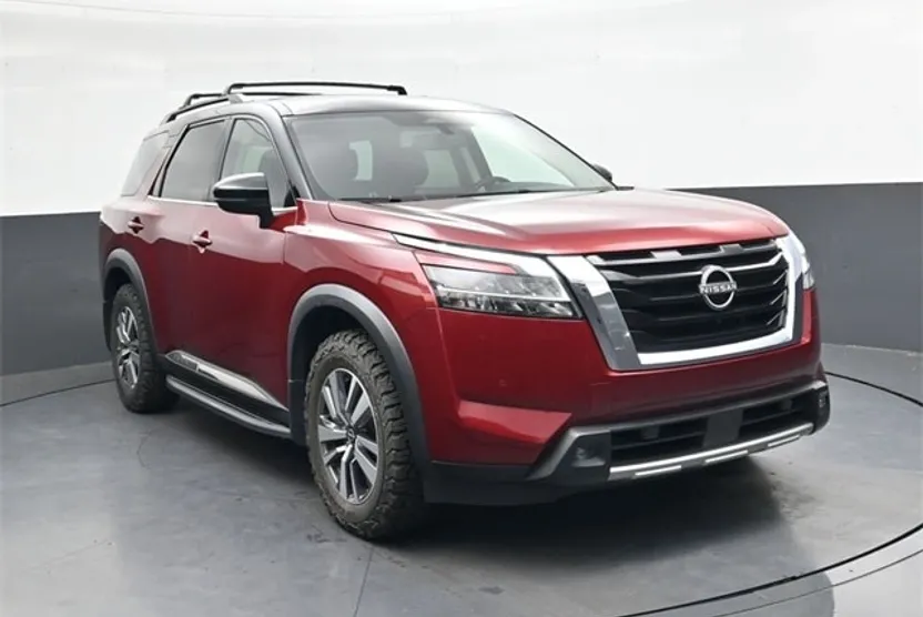 2022 Nissan Pathfinder SL photo 1