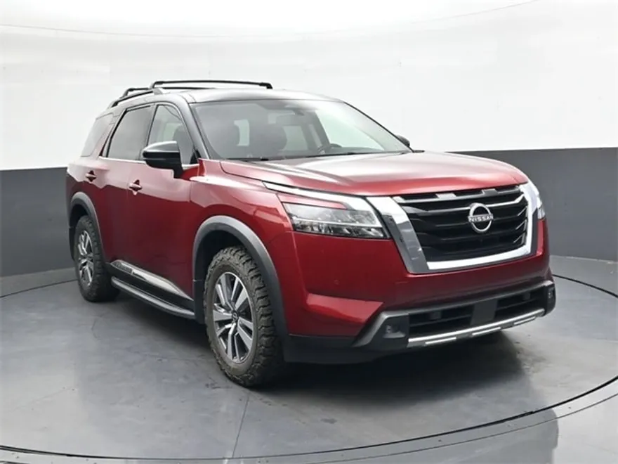 2022 Nissan Pathfinder SL photo 1