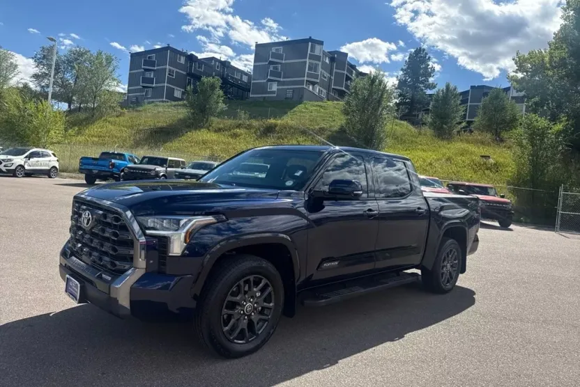 2023 Toyota Tundra Platinum photo 1