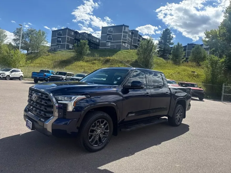 2023 Toyota Tundra Platinum photo 1