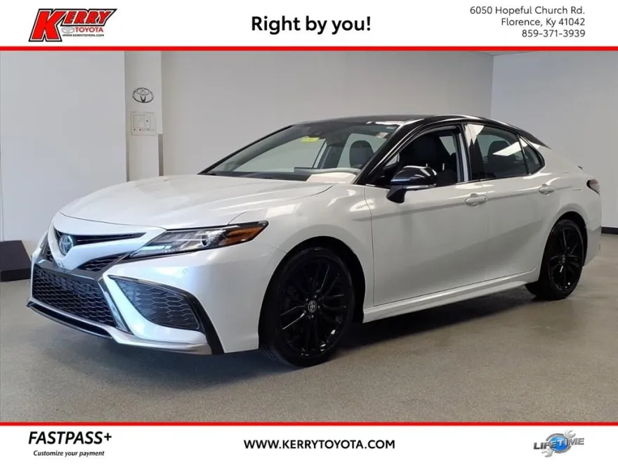 2023 Toyota Camry Hybrid XSE photo 1