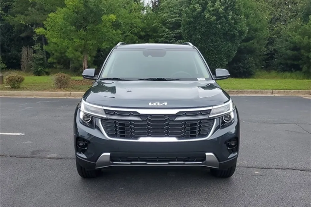 2025 Kia Seltos S photo 1