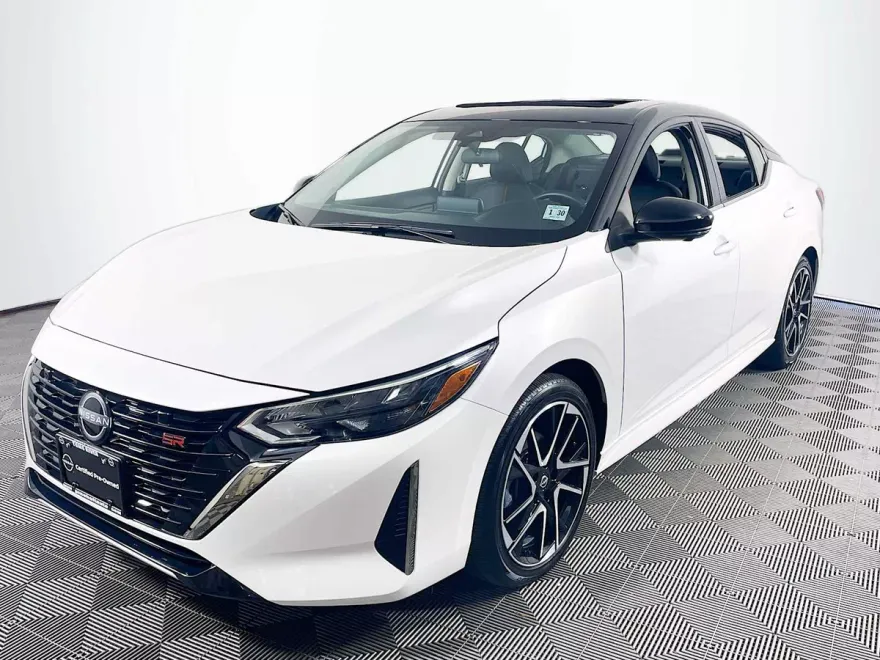 2024 Nissan Sentra SR photo 1