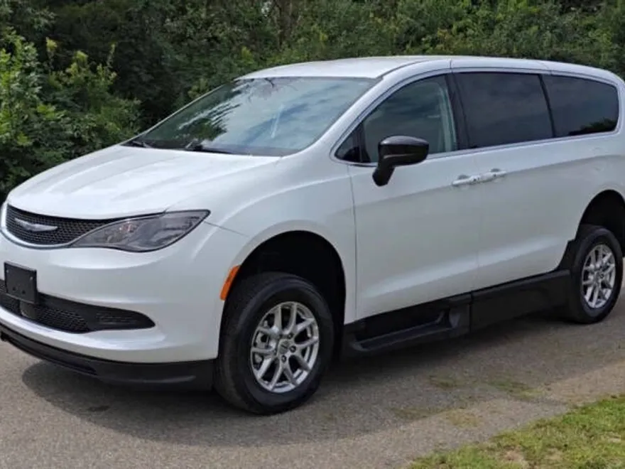 2024 Chrysler Voyager LX photo 1