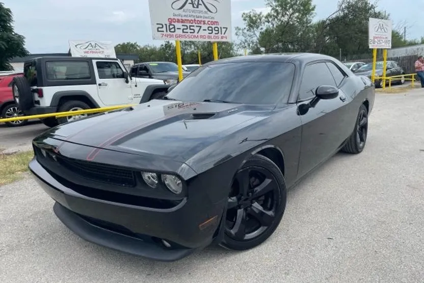 2013 Dodge Challenger R/T photo 1