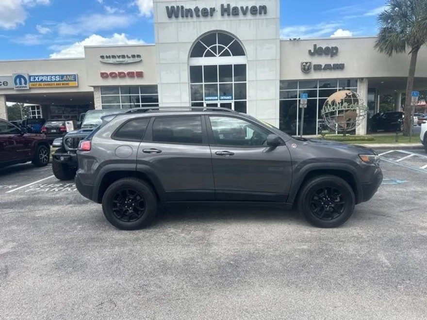 2021 Jeep Cherokee Trailhawk photo 1