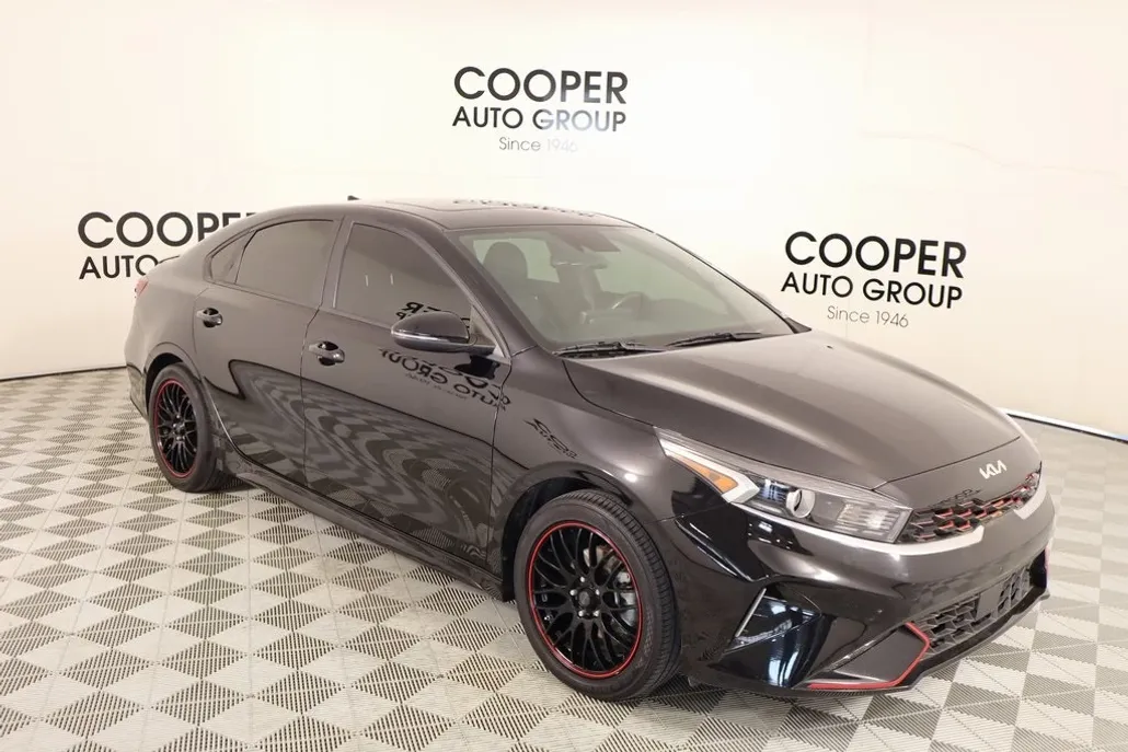 2023 Kia Forte GT-Line photo 1
