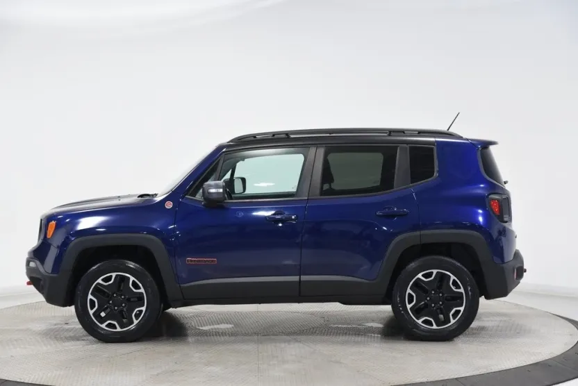 2016 Jeep Renegade Trailhawk photo 1