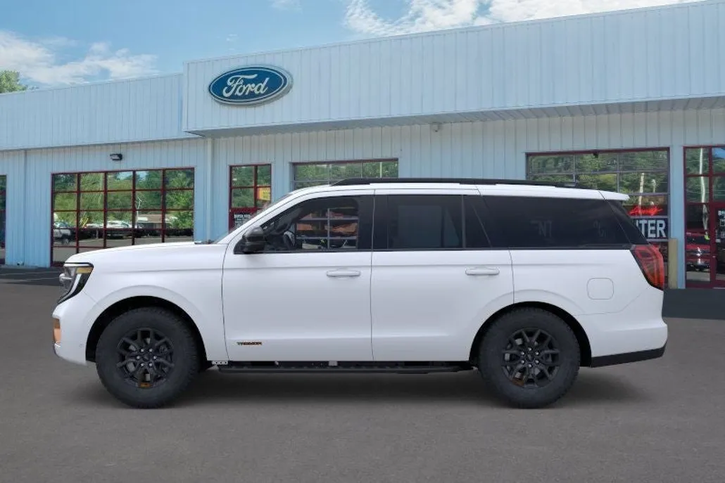 2025 Ford Expedition photo 1