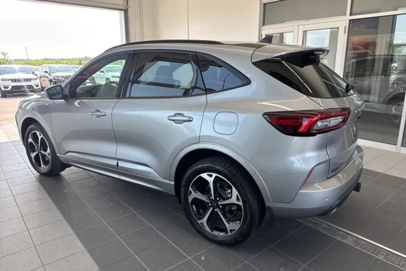 2024 Ford Escape ST-Line Select photo 1