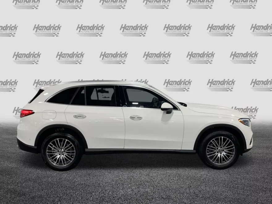 2026 Mercedes Benz GLC 300 4MATIC photo 1