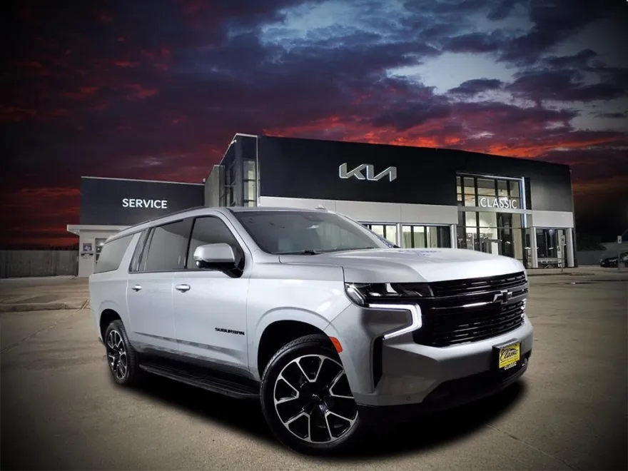 2023 Chevrolet Suburban RST photo 1