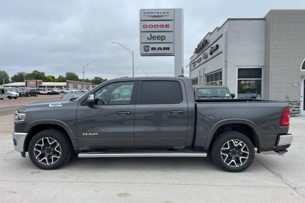 2025 Ram 1500 Laramie photo 1
