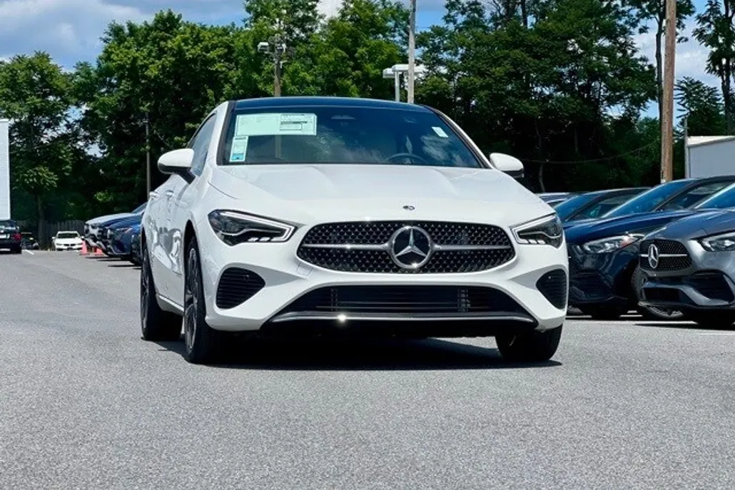 2025 Mercedes Benz CLA 250 4MATIC photo 1