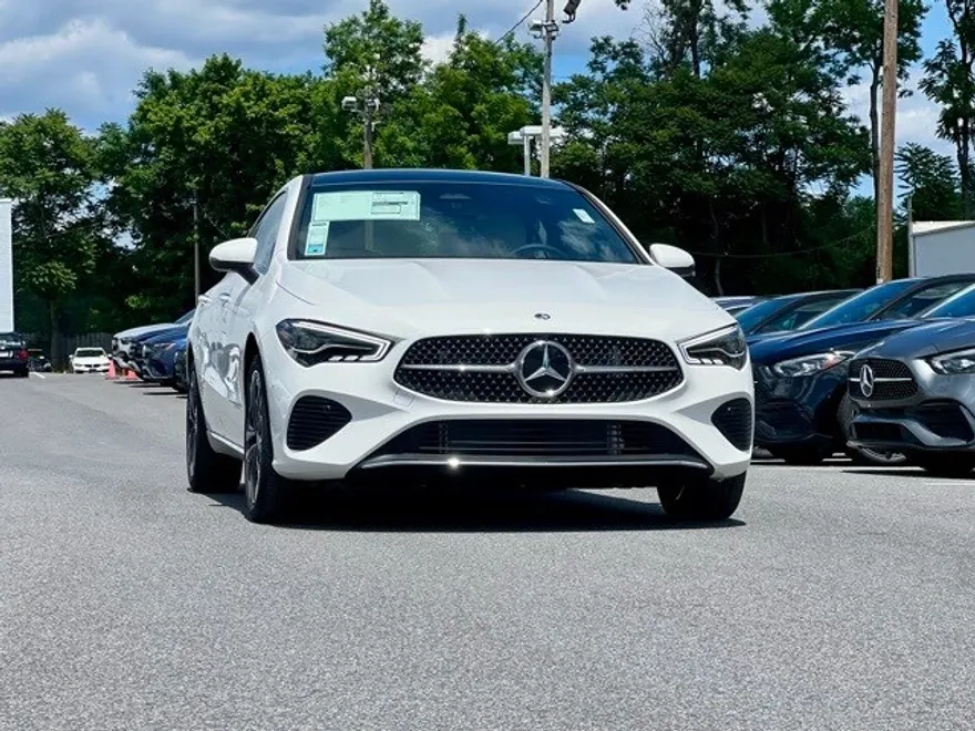 2025 Mercedes Benz CLA 250 4MATIC photo 1