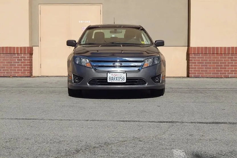 2012 Ford Fusion SEL photo 1