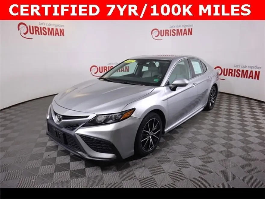 2022 Toyota Camry SE photo 1
