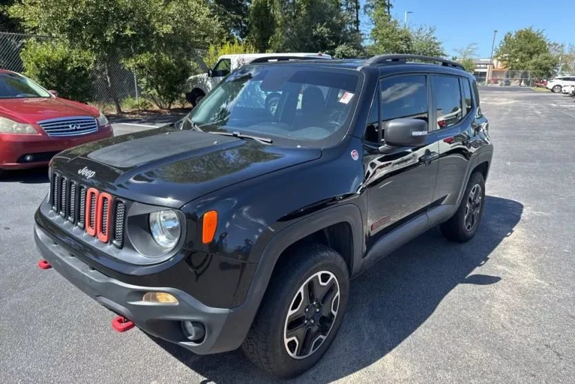 2016 Jeep Renegade Trailhawk photo 1
