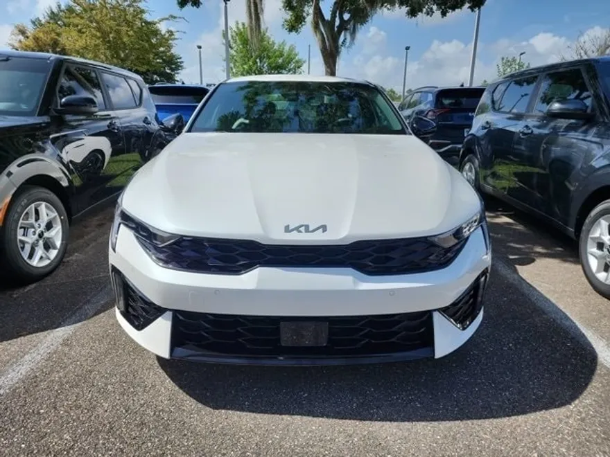 2025 Kia K5 GT-Line photo 1
