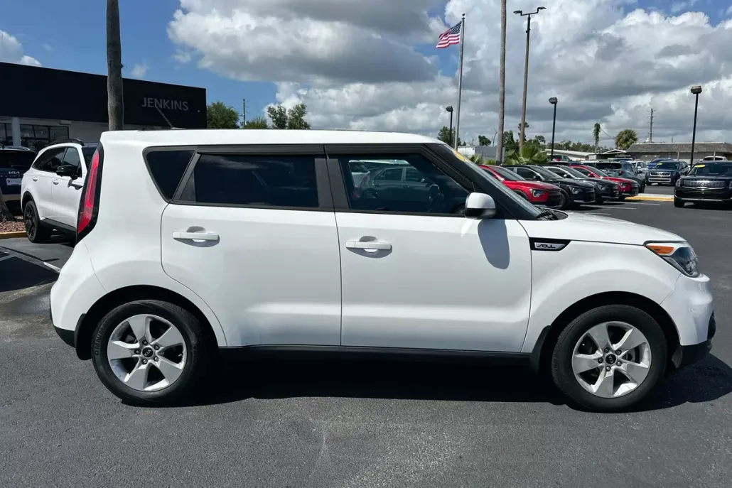 2017 Kia Soul Base photo 1