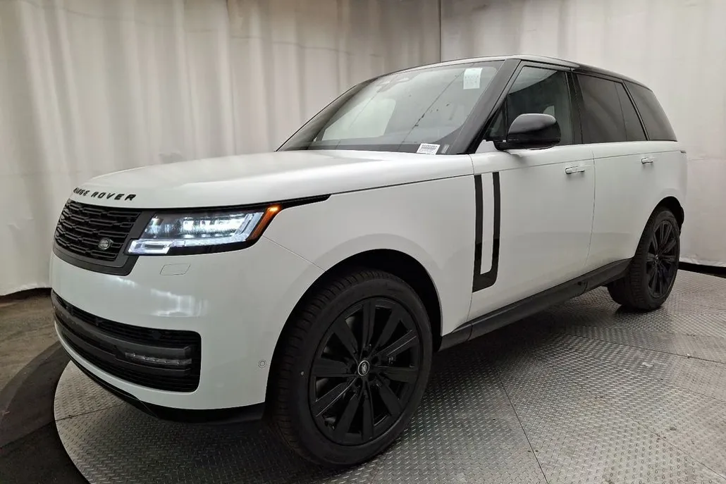 2025 Land Rover Range Rover SE photo 1
