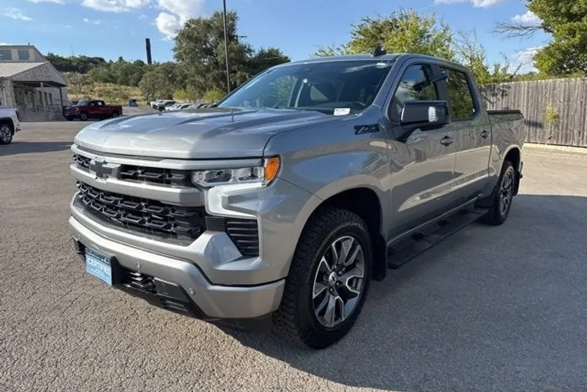 2024 Chevrolet Silverado 1500 RST photo 1