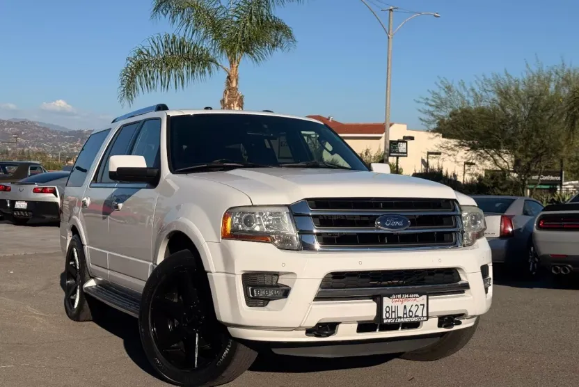 2017 Ford Expedition Limited photo 1