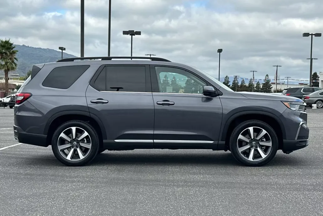2023 Honda Pilot Elite photo 1