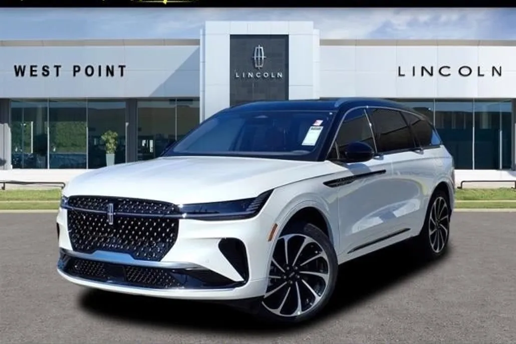 2025 Lincoln Nautilus Black Label photo 1