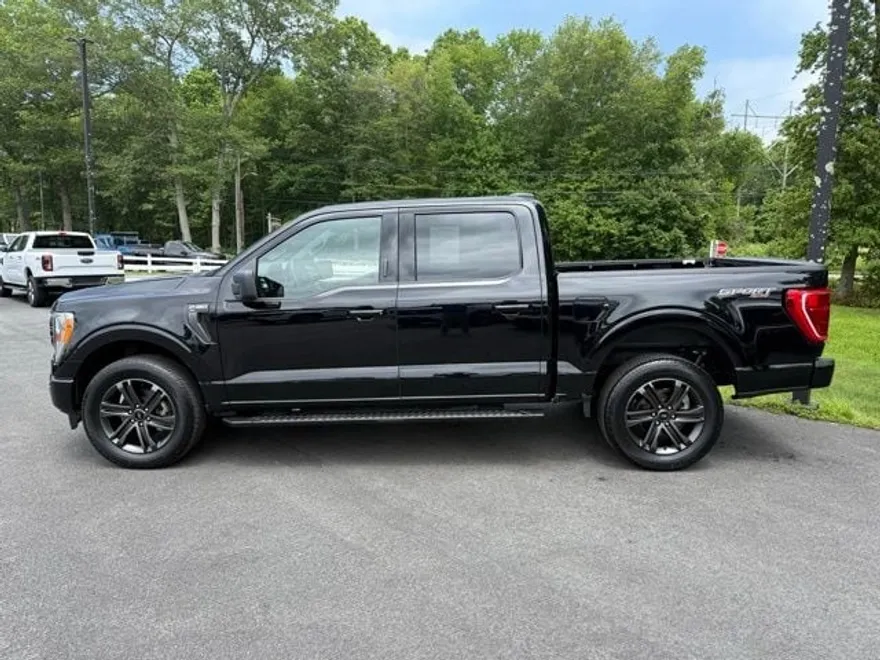 2022 Ford F-150 XLT photo 1