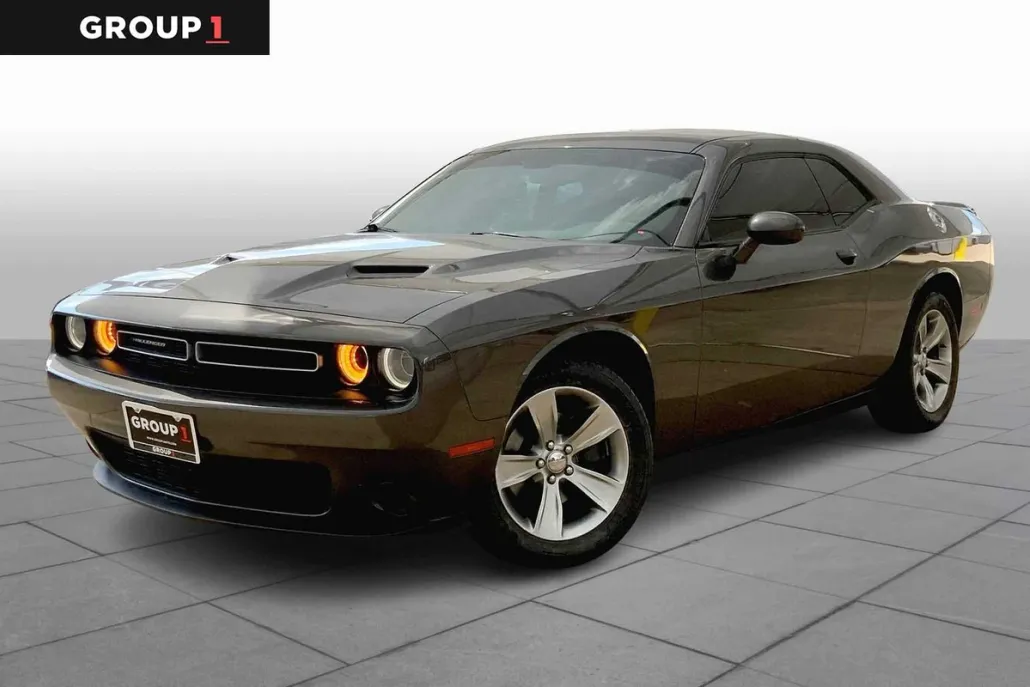 2020 Dodge Challenger SXT photo 1
