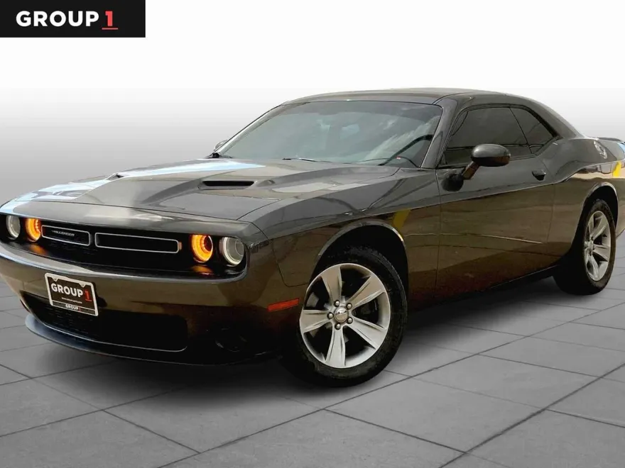 2020 Dodge Challenger SXT photo 1