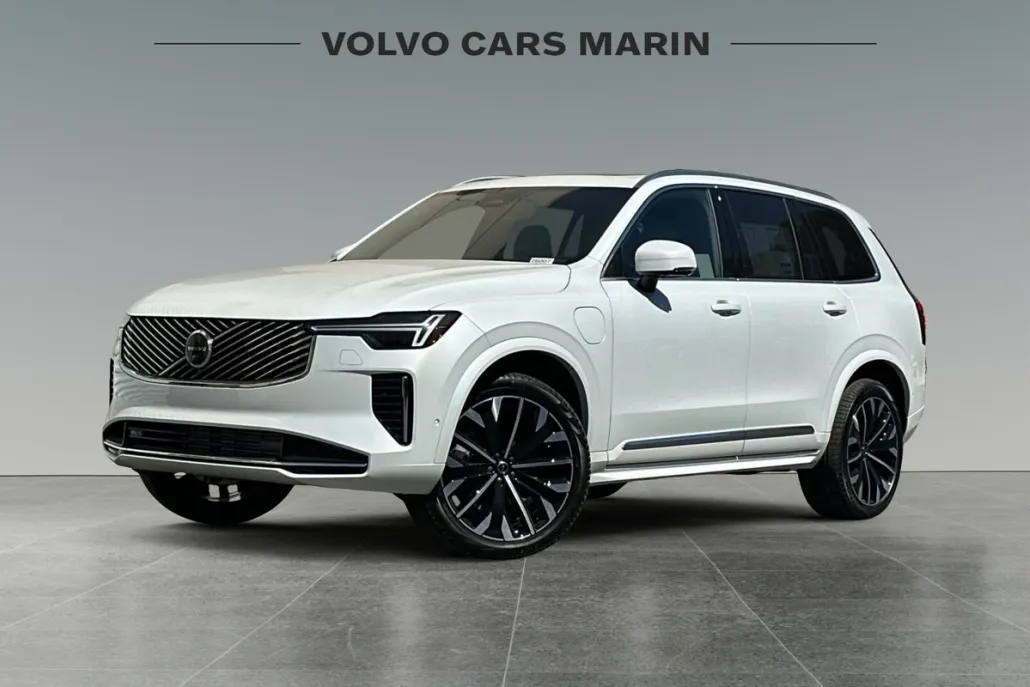2026 Volvo XC90 T8 Plus photo 1