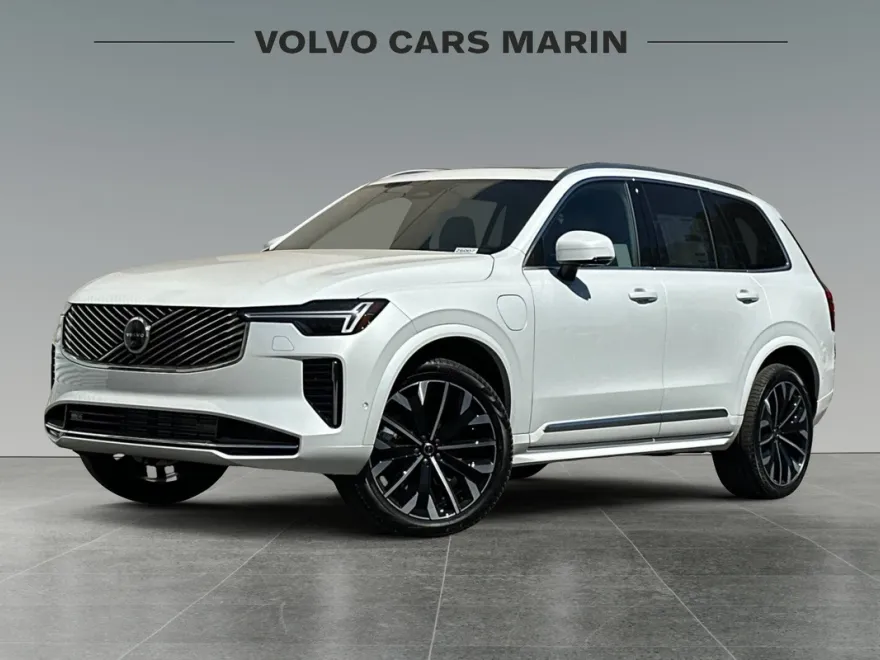 2026 Volvo XC90 T8 Plus photo 1