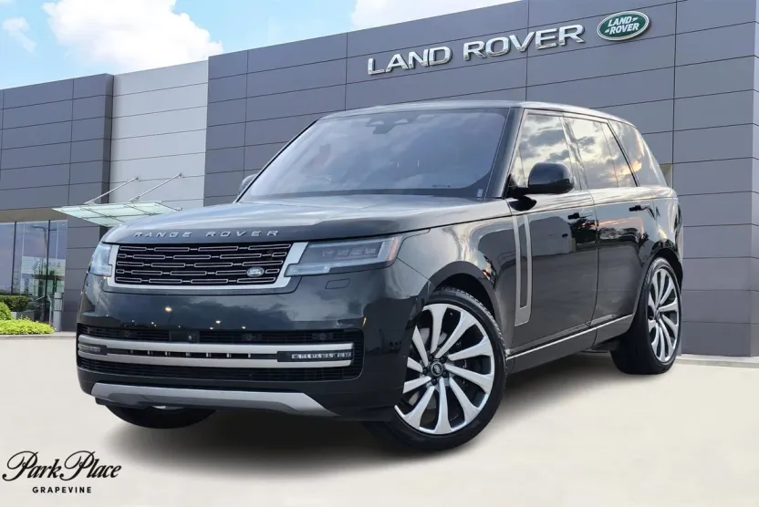 2023 Land Rover Range Rover SE photo 1