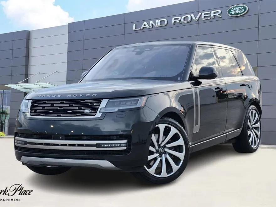 2023 Land Rover Range Rover SE photo 1