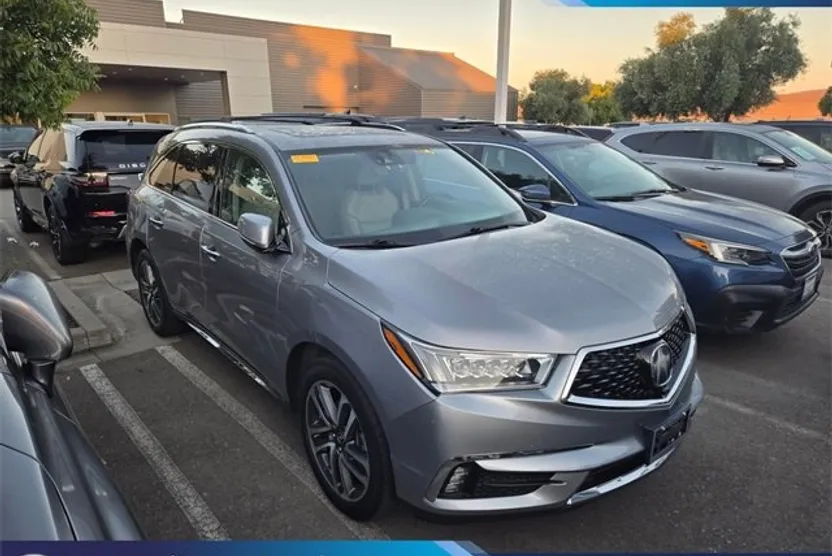 2017 Acura MDX SH-AWD Advance photo 1