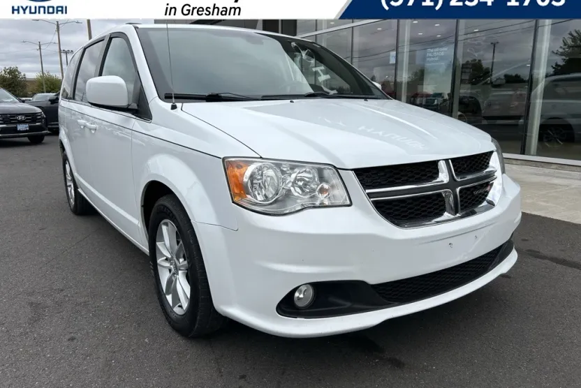 2019 Dodge Grand Caravan SXT photo 1