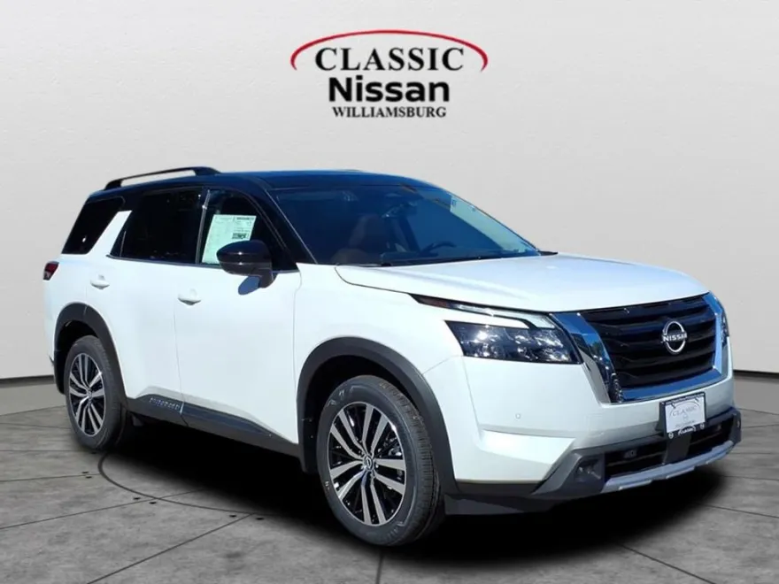 2025 Nissan Pathfinder Platinum photo 1