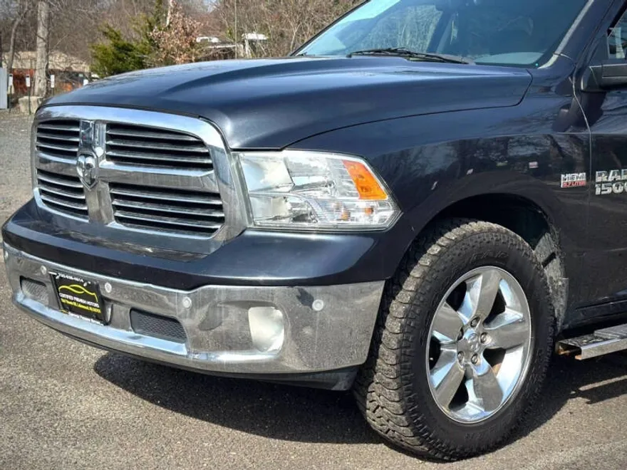 2015 Ram 1500 SLT photo 1