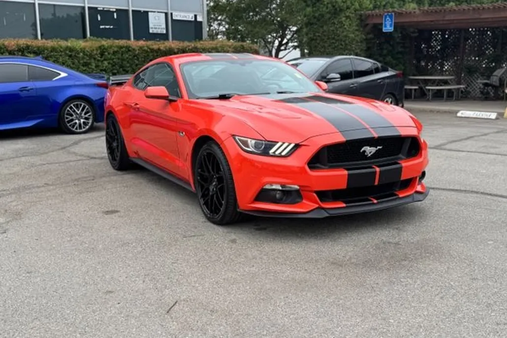 2016 Ford Mustang GT photo 1