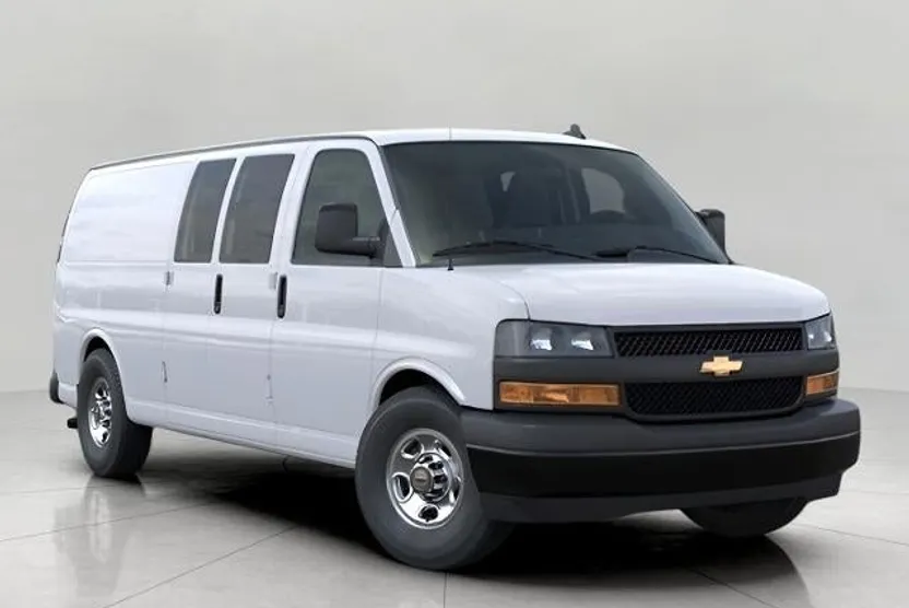 2025 Chevrolet Express Cargo 3500 photo 1