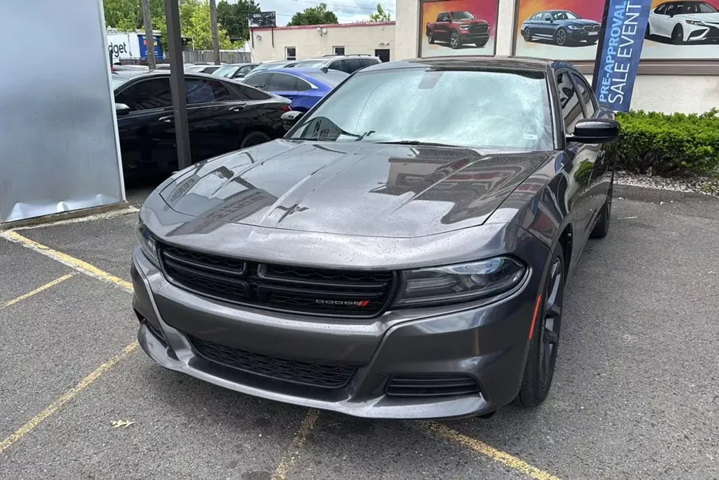 2020 Dodge Charger SXT photo 1
