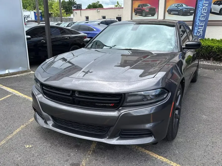 2020 Dodge Charger SXT photo 1