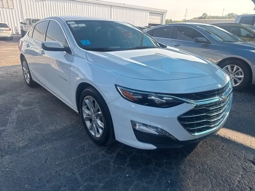2024 Chevrolet Malibu 1LT photo 1